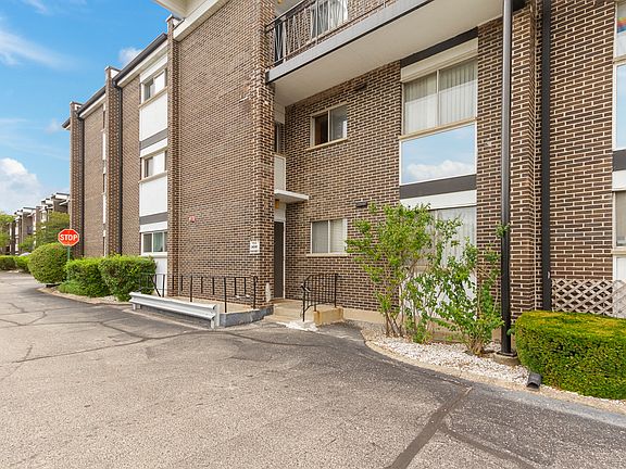 2nd image of 10125 Cherry Pkwy APT N204