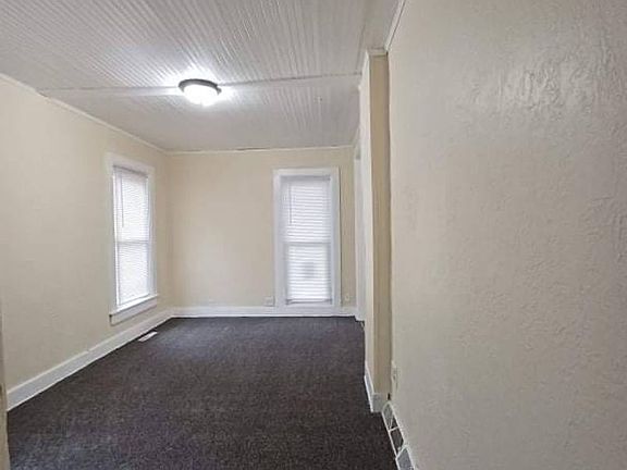 4th image of 1044 Crosby St
