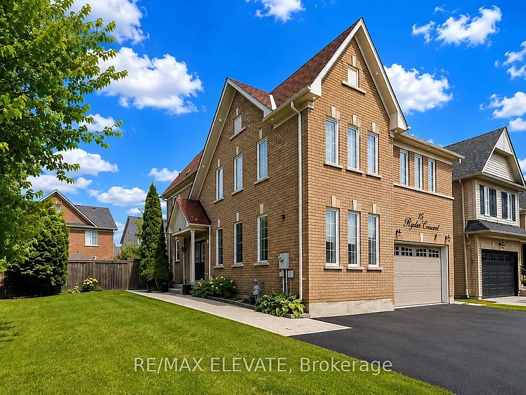 15 Ryder Cres — Photo 2