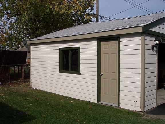2.5 Car garage