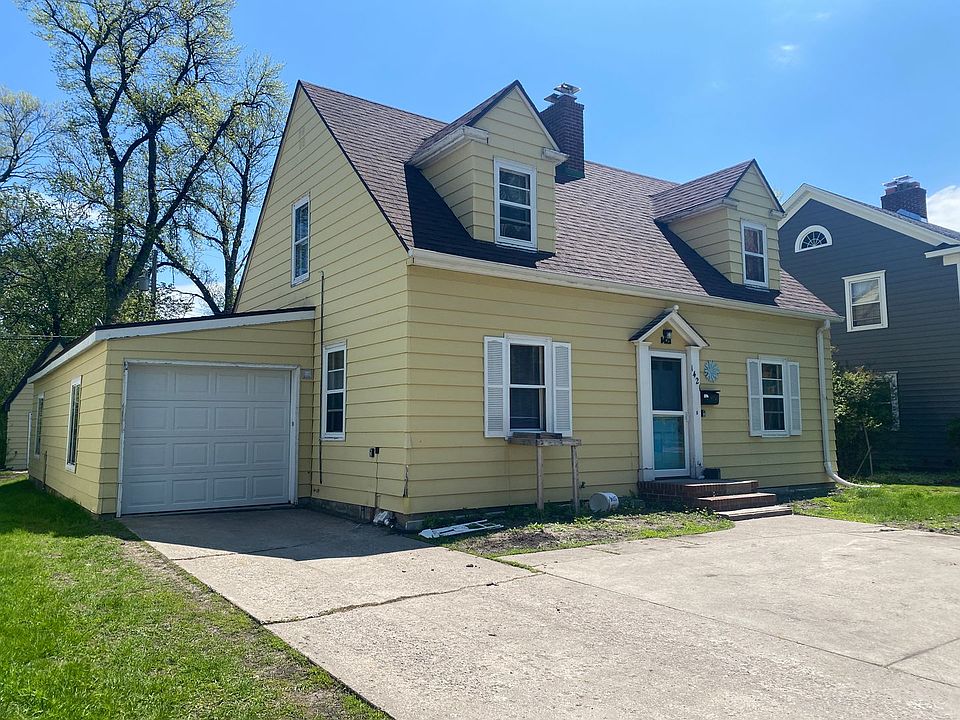 1st image of 1421 University Dr N