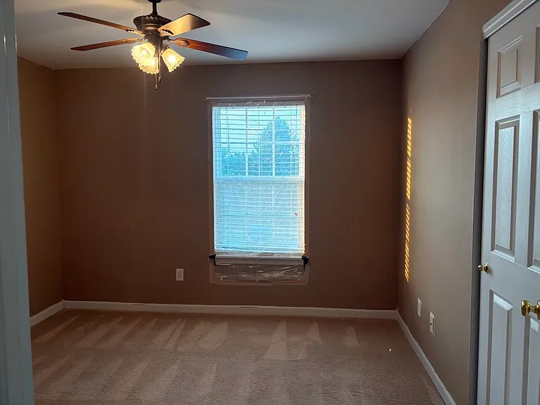 9201 Spring Creek Ln — Photo 28