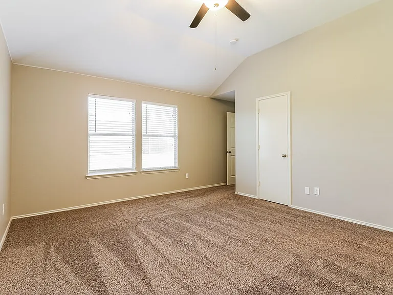 1082 Magnolia Ln — Photo 7