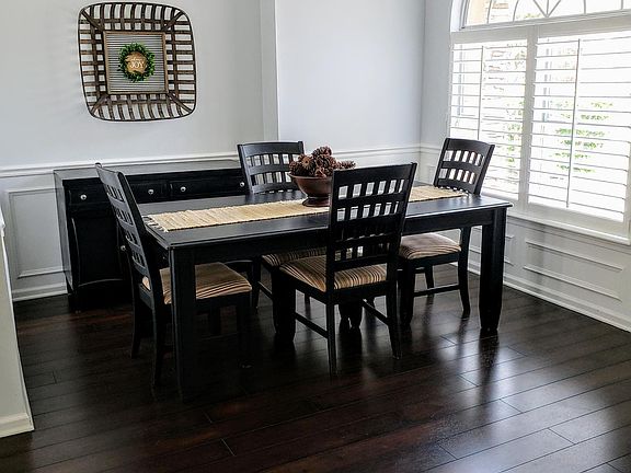 2nd image of 2911 Majestic Oaks Ln