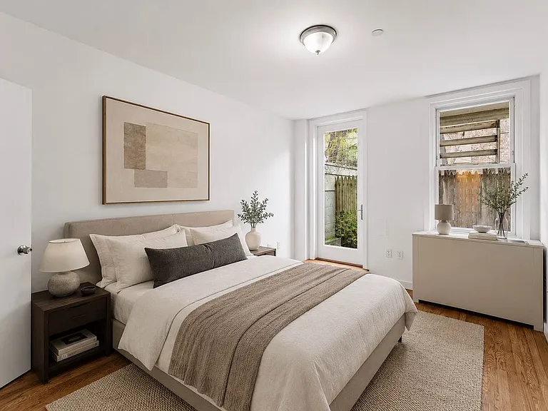 528 E 6th St #1B — Photo 3