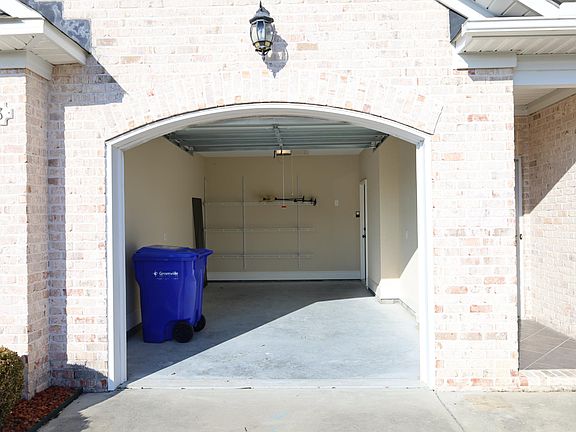 2nd image of 1848 Cambria Dr #B