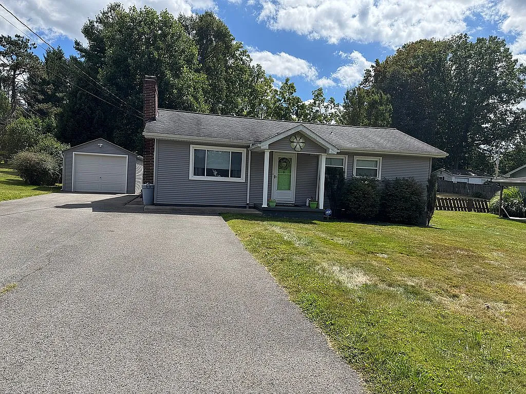 104 Tolley Dr photo 1