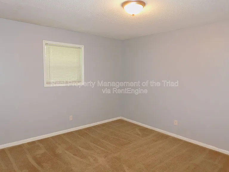 2406 Markwood Ln SE #C — Photo 9