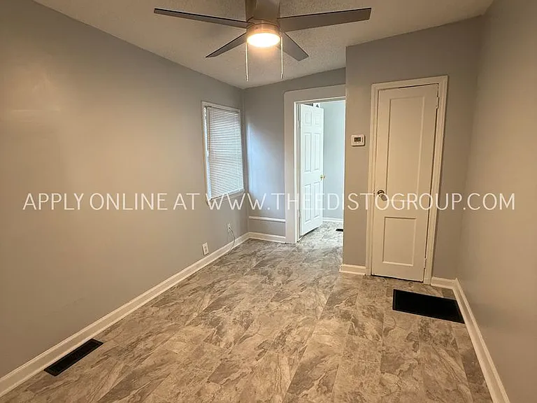 497 Boulevard St #B — Photo 4
