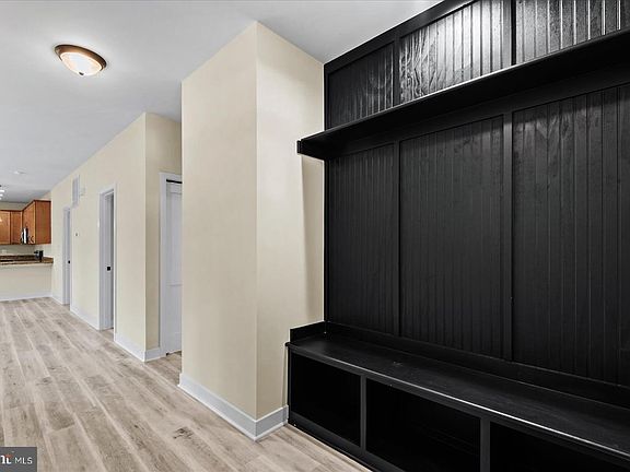 5th image of 617 Bancroft Ave