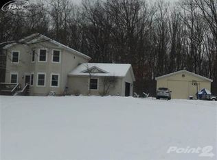 2120 Stonesthrow Dr, Lapeer, MI 48446