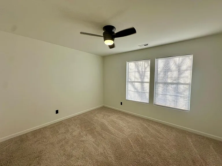 340 Zander Woods Ct — Photo 15