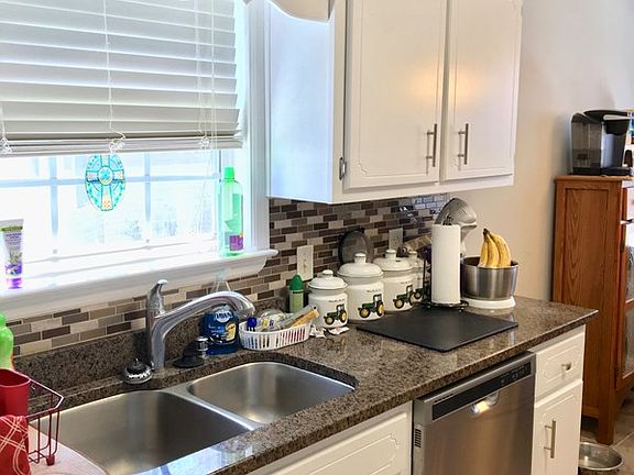4th image of 186 Zachary Dr