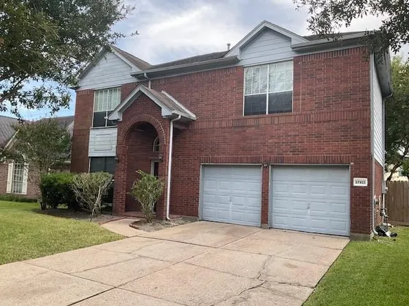 17911 Scenic Oaks Dr, Richmond, TX 77407