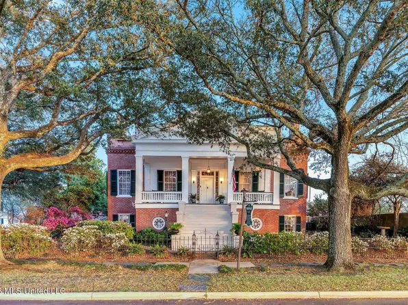 305 S Broadway St, Natchez, MS 39120
