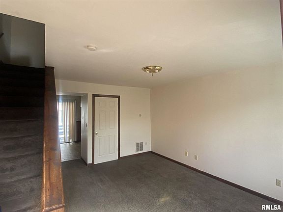 2nd image of 309 W College St