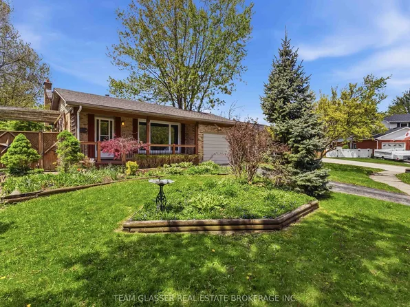 21 Goodman Dr, London, ON N5Z 4G9