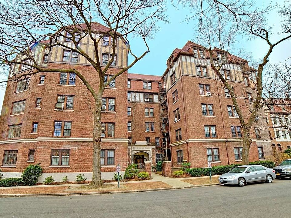 1st image of 150 Burns St APT 4B