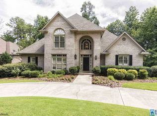 1817 Surrey Oaks Ln, Vestavia, AL 35243