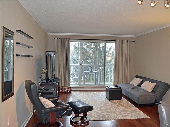 2nd image of 10 Stewart Pl APT 5DW