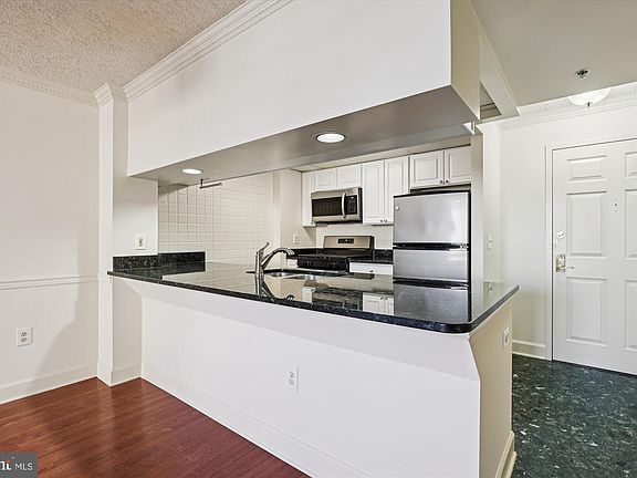 5th image of 1276 N Wayne St APT 805