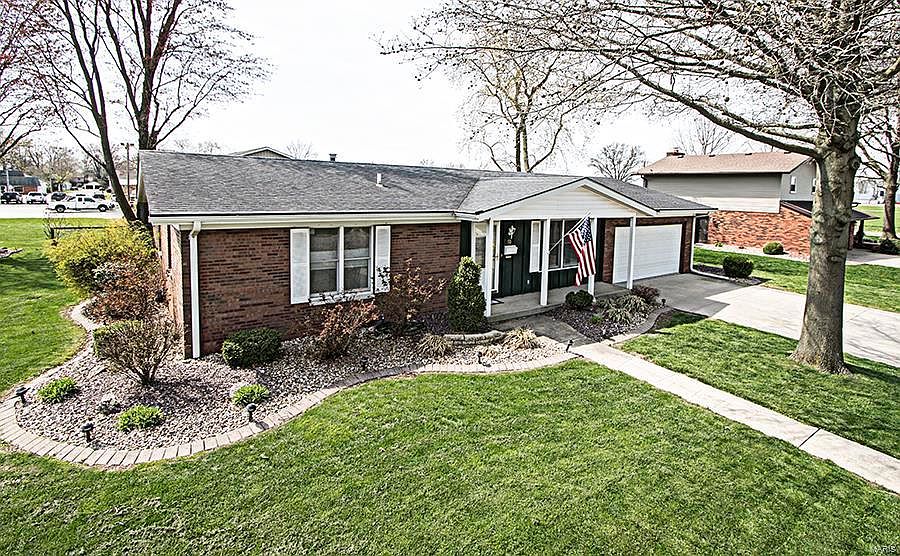 70 N 5th St, Breese, IL 62230 Zillow