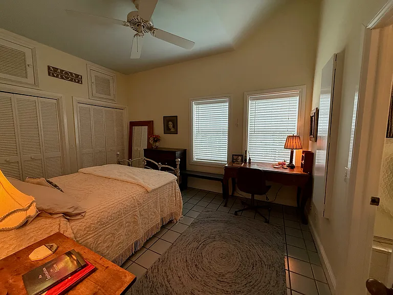 918 Southard St #205 — Photo 16