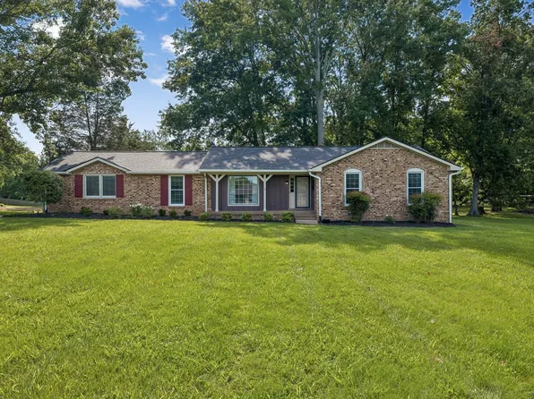 1996 Graceland Dr, Goodlettsville, TN 37072