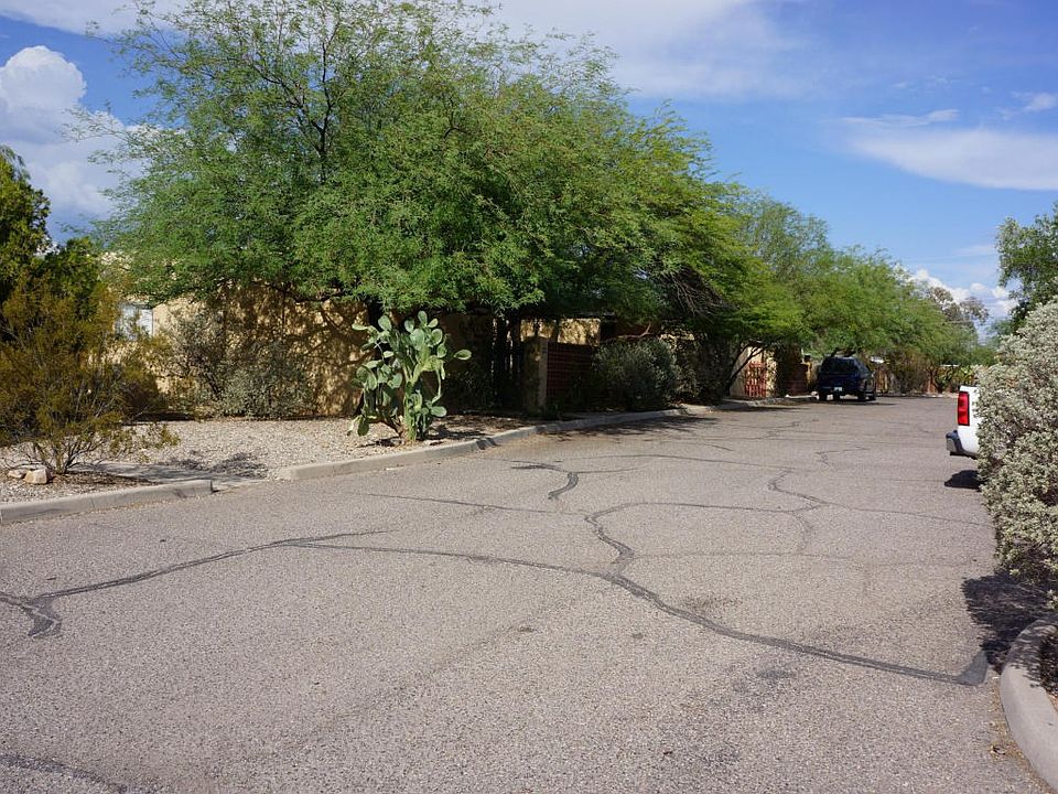 2nd image of 2840 N Park Ave