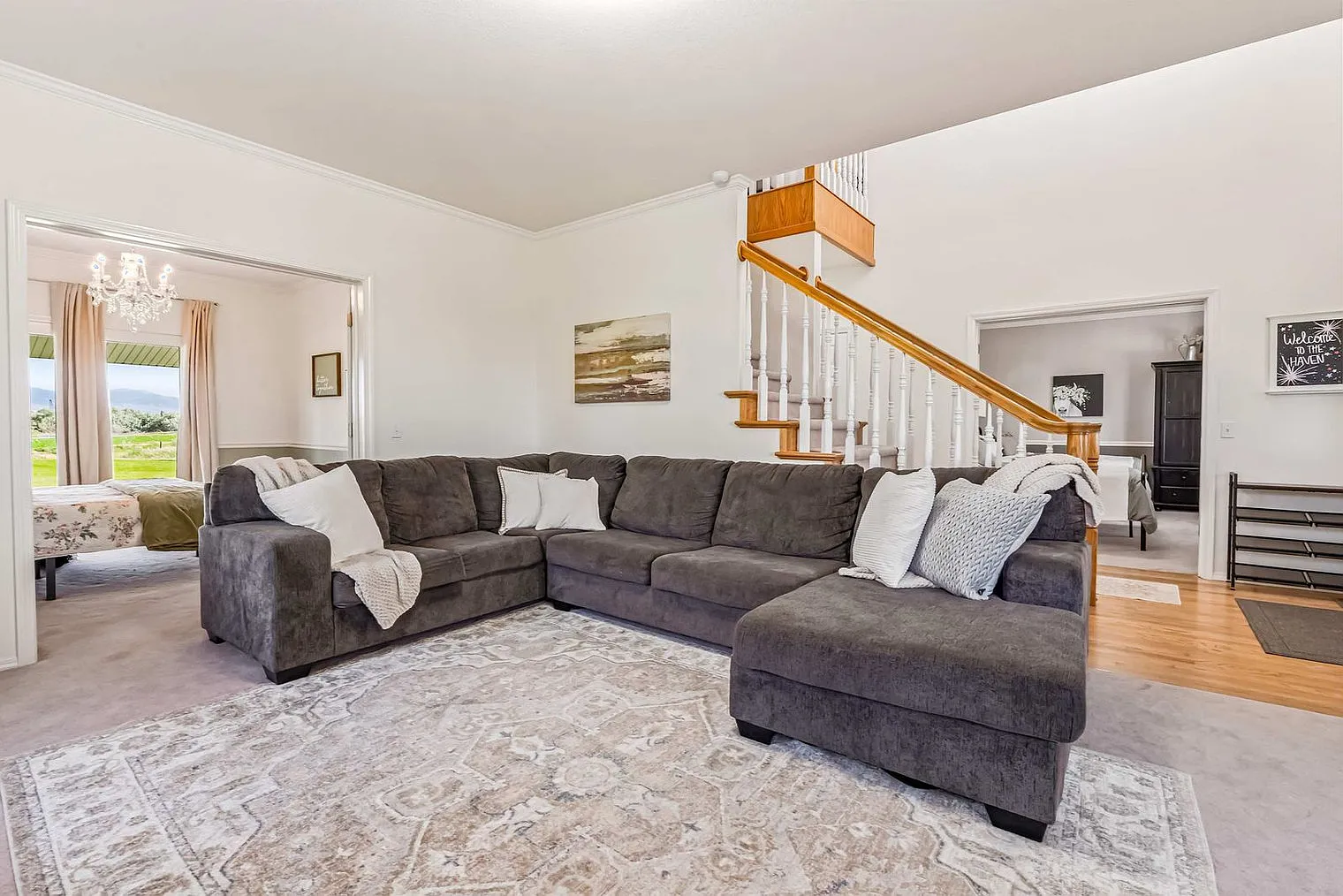 6 bed, 2.0 bath, 3993 sqft, $14,970 — Photo 1