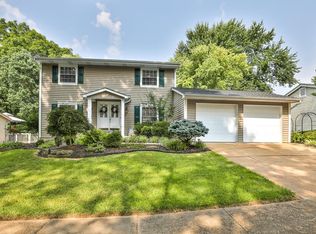 893 Braquewood Dr, Ballwin, MO