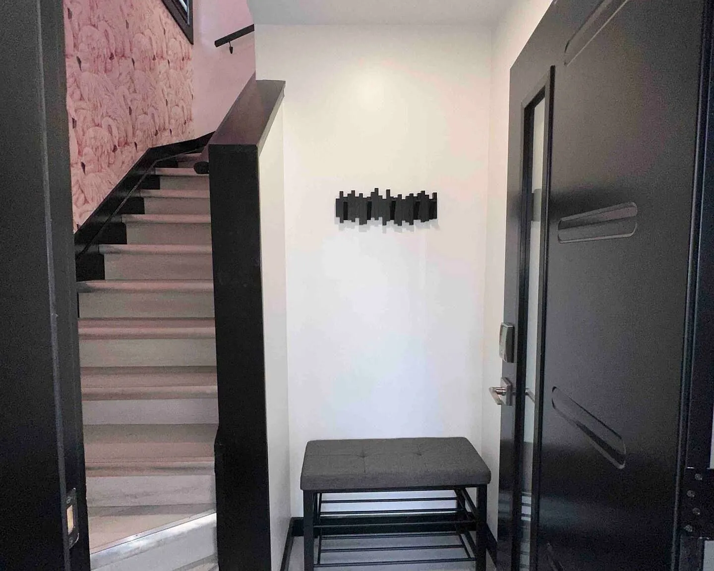 3 bed, $2,199 — Photo 2