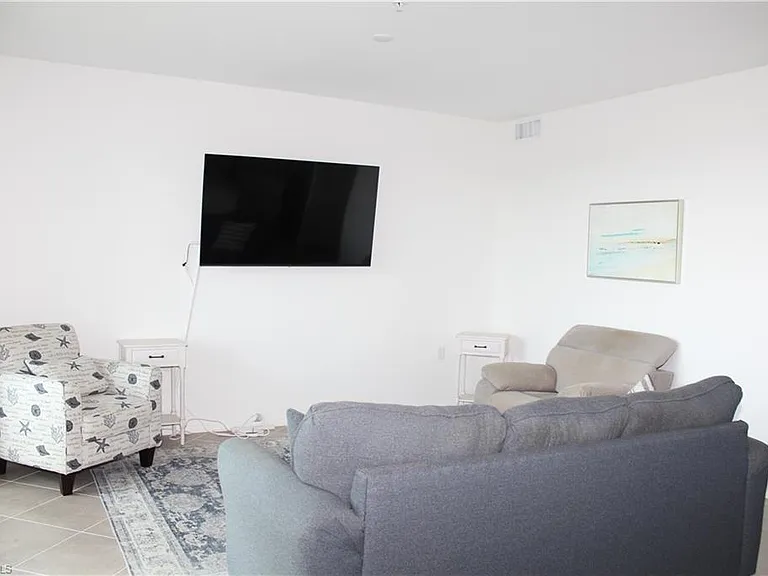 14121 Heritage Landing Blvd #737 — Photo 8