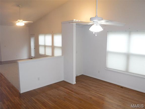 4th image of 24 Lienemann Ct