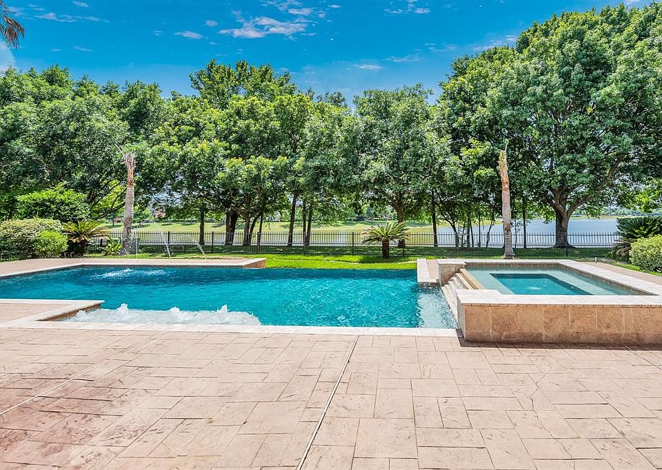 1st image of 4203 Fisher Lake Dr
