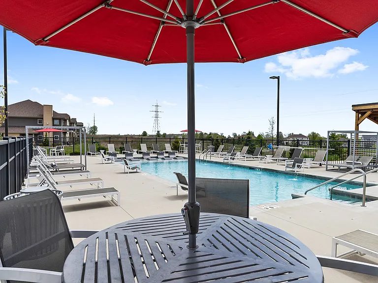 High Bluff Sparkling Outdoor Heated Pool