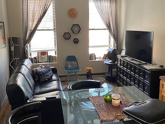 2nd image of 190 Meserole St APT 8