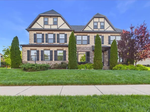 42106 Barrymoore Pl #1, Chantilly, VA 20152