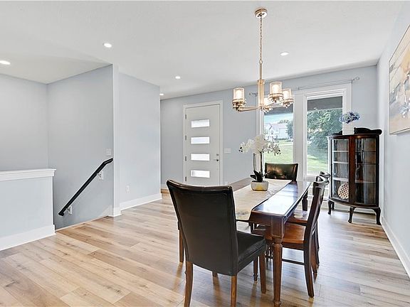 5th image of 4034 N 108th Ter