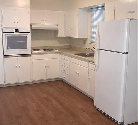 3rd image of 168 Willow Ave
