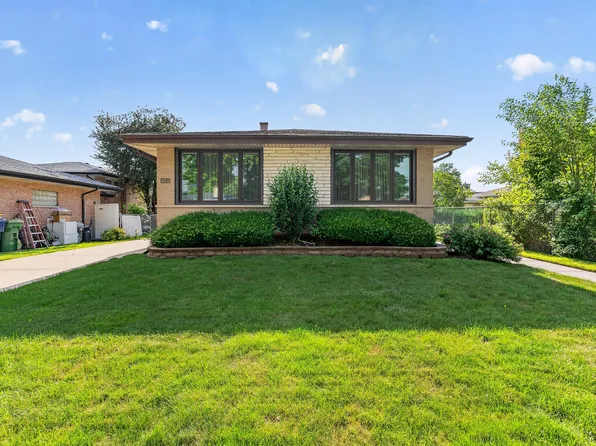 10712 Lamon Ave, Oak Lawn, IL 60453
