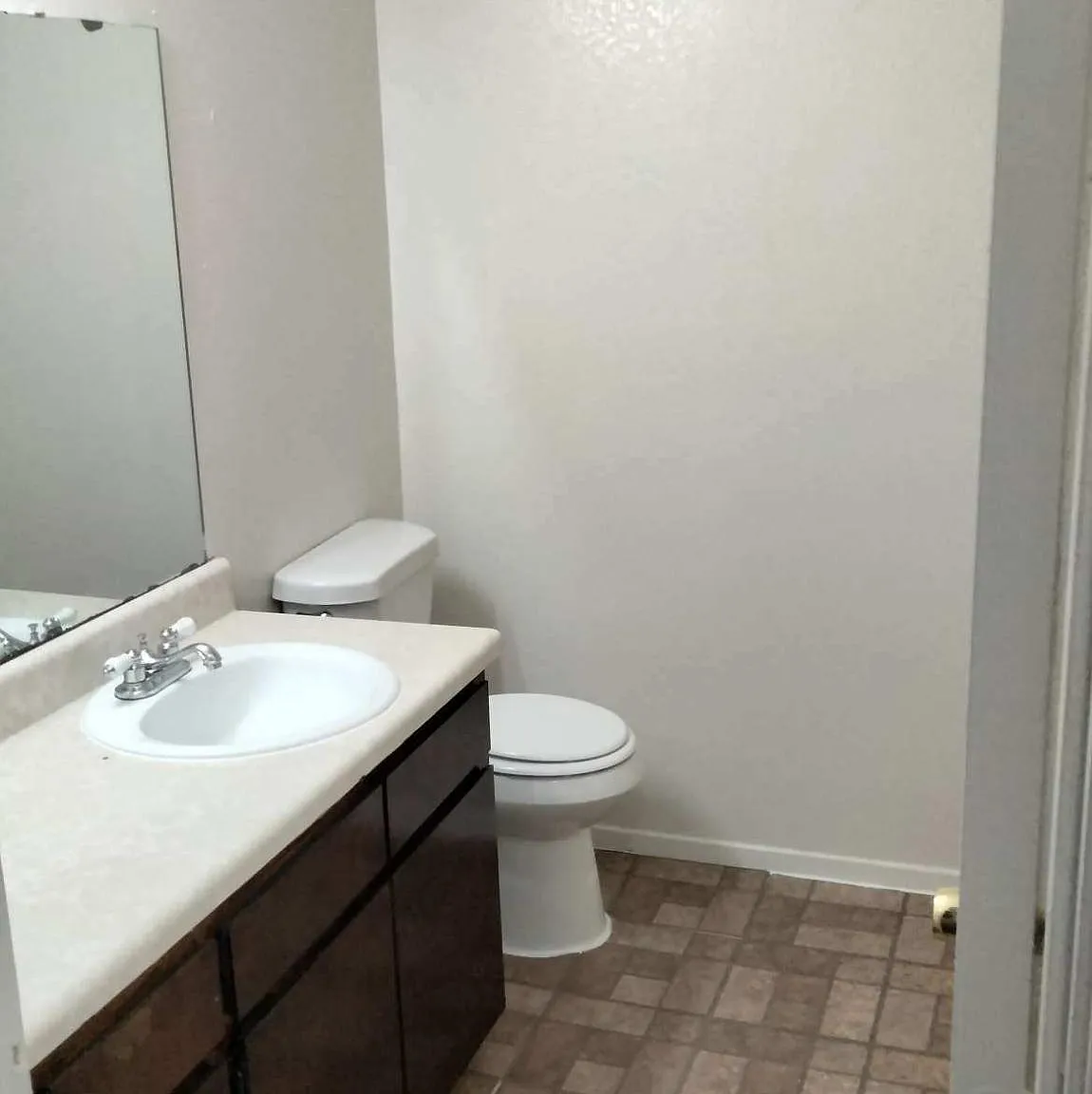 2 bed, 1077 sqft, $1,495 — Photo 2