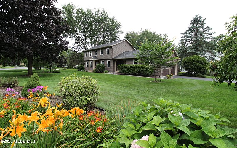 3rd image of 49 Wiltshire Way