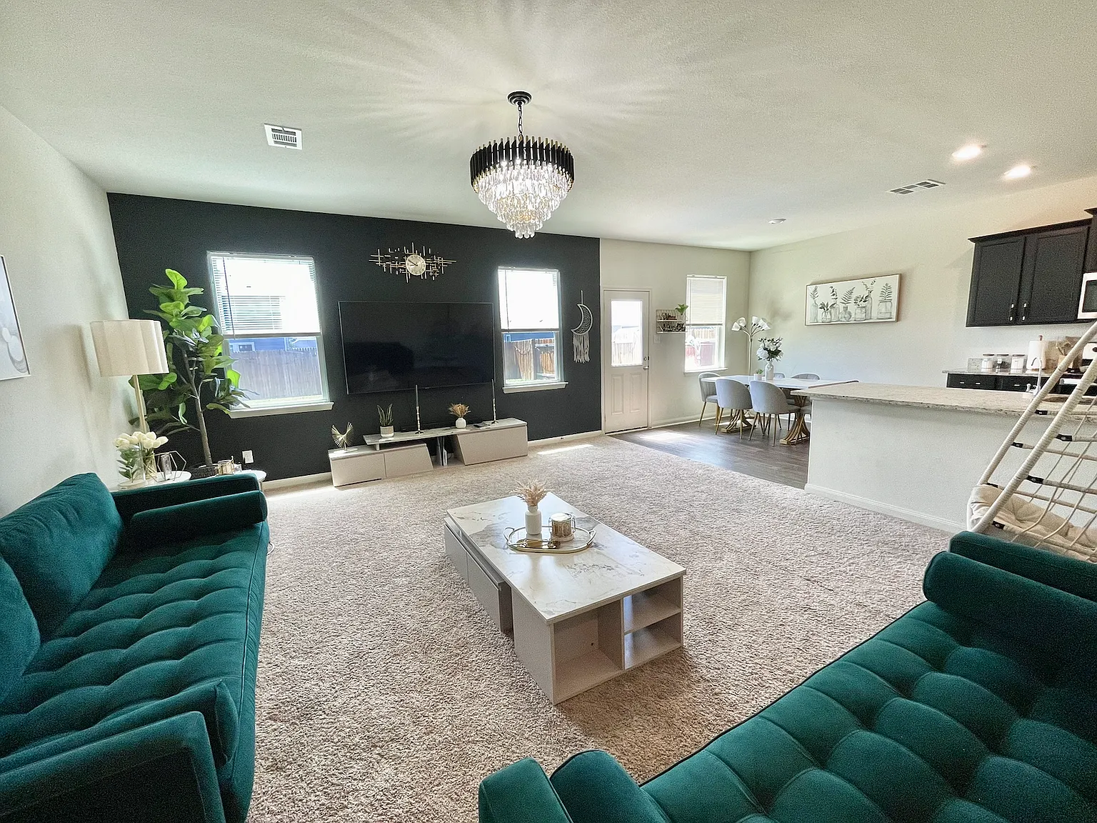 3 bed, 2.5 bath, 1844 sqft, $1,900 — Photo 3