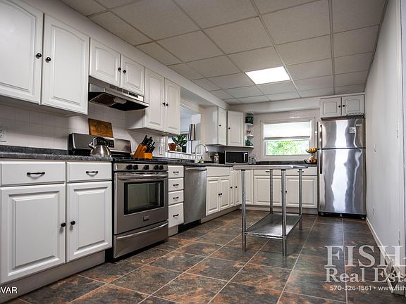 3rd image of 487 Winthrop St