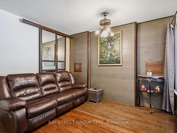 5th image of 134 Clearbrooke Cir