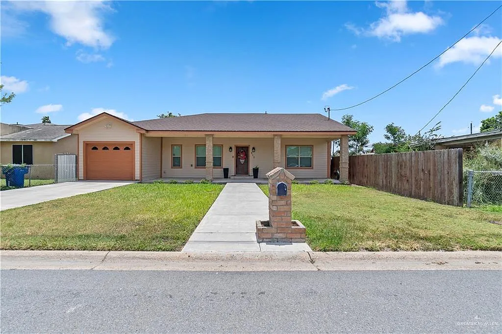 3 bed, 2.5 bath, 1342 sqft, $1,800 — Photo 1