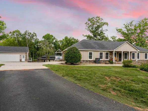 130 Springwood Ln, Young Harris, GA 30582