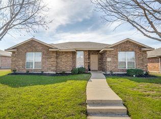 7405 Compass Point Dr, Rowlett, TX 75089