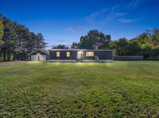 587 Main Rd, Eddington, ME 04428